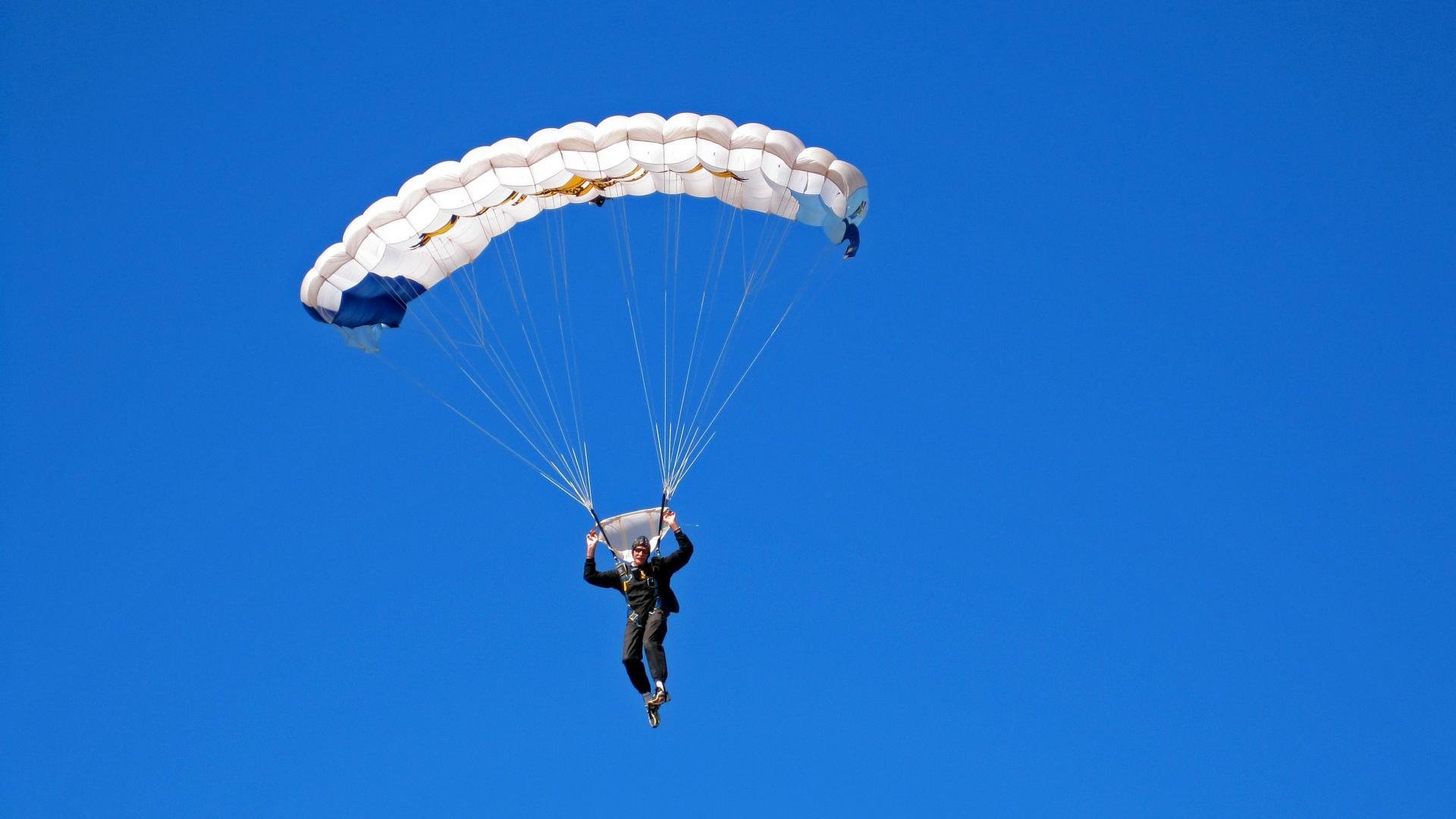 ky体育娱乐-德甲“黑马”球队逆风翻盘，令人期待未来，德甲大球队